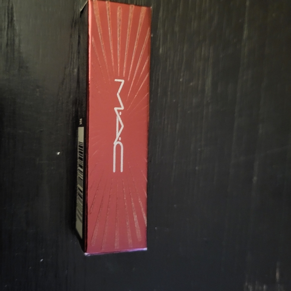 MAC Dubonnet lipstick - Picture 2 of 5